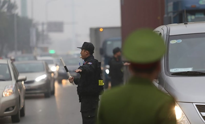 Đường phố Hà Nội ùn tắc kinh hoàng bất kể giờ giấc